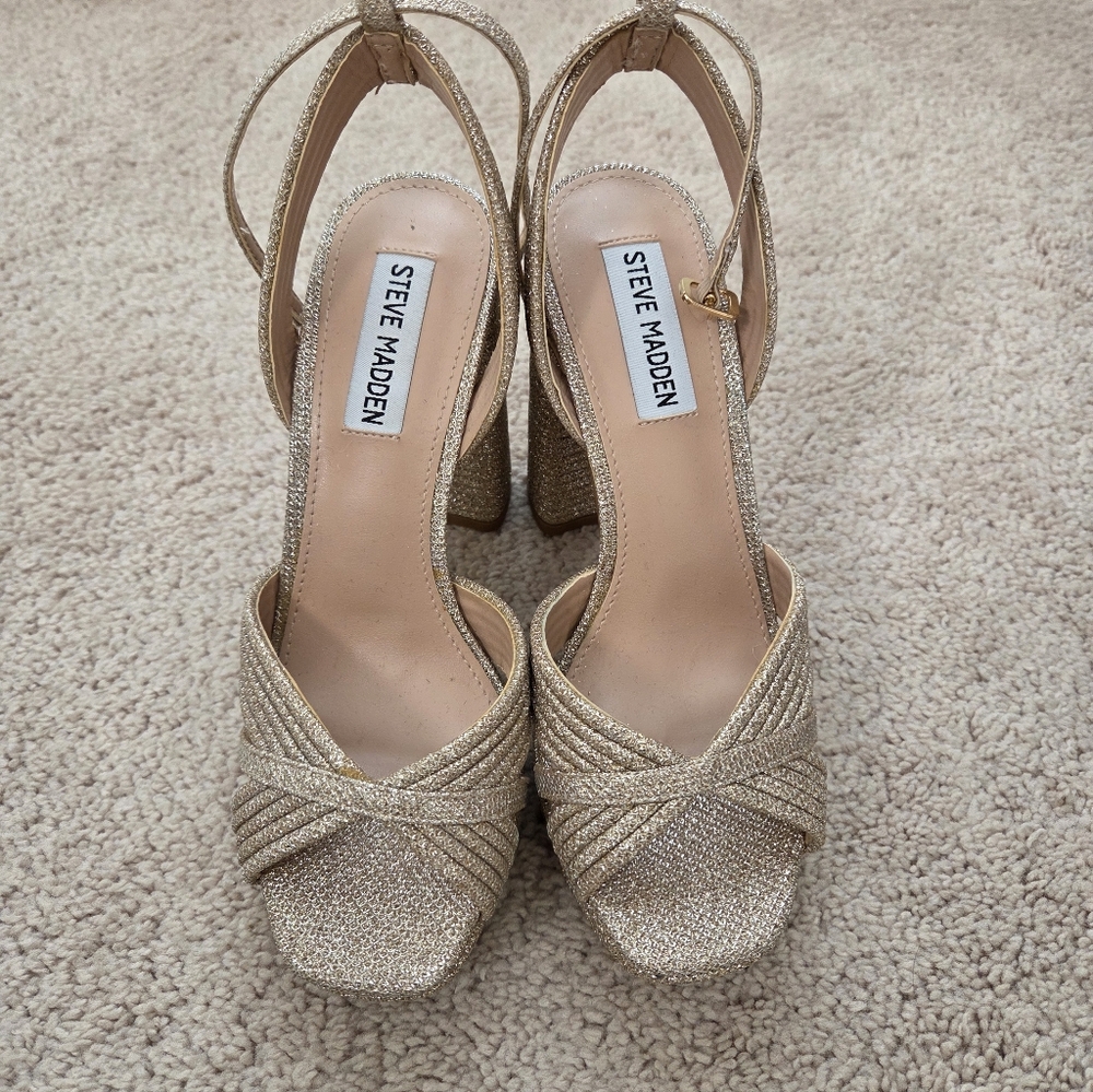 Steve Madden Gold Glitter Chunky Heels Size 5.5 - Picture 2 of 3